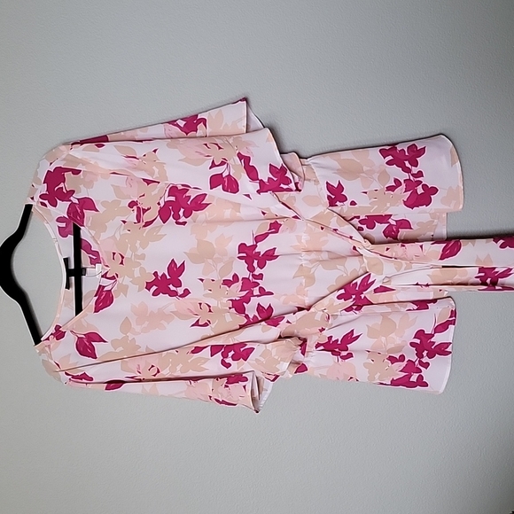 Lane Bryant Feminine Classy Short Sleeve Floral Tie Front Blouse Top NWT 34/36 - Picture 2 of 13